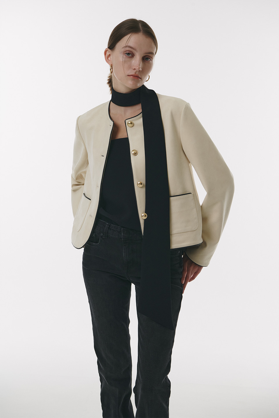 SUEDE CROP CLASSIC JACKET IN IVORY